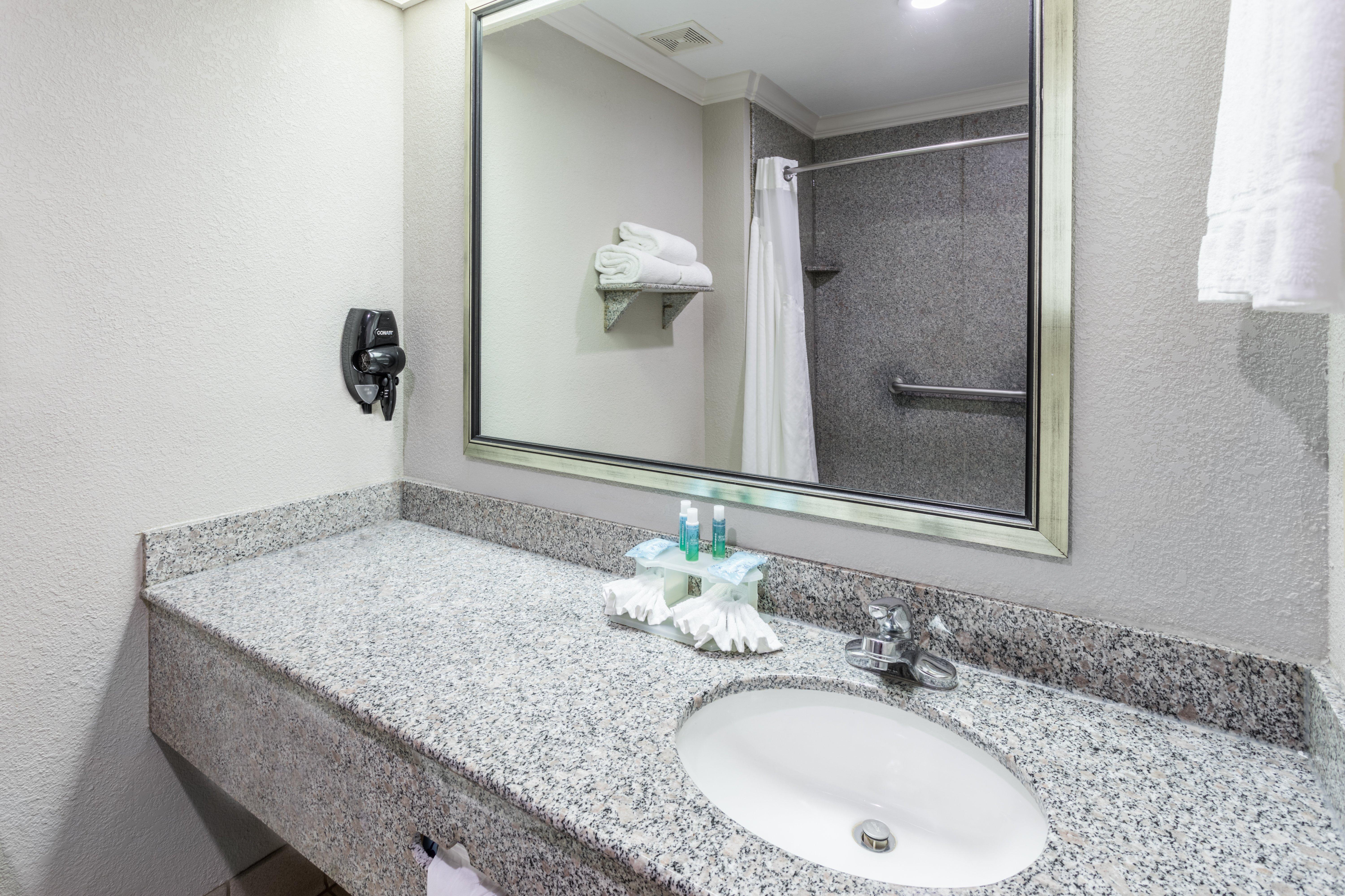 Holiday Inn Express Hotel And Suites Lake Charles By Ihg Экстерьер фото