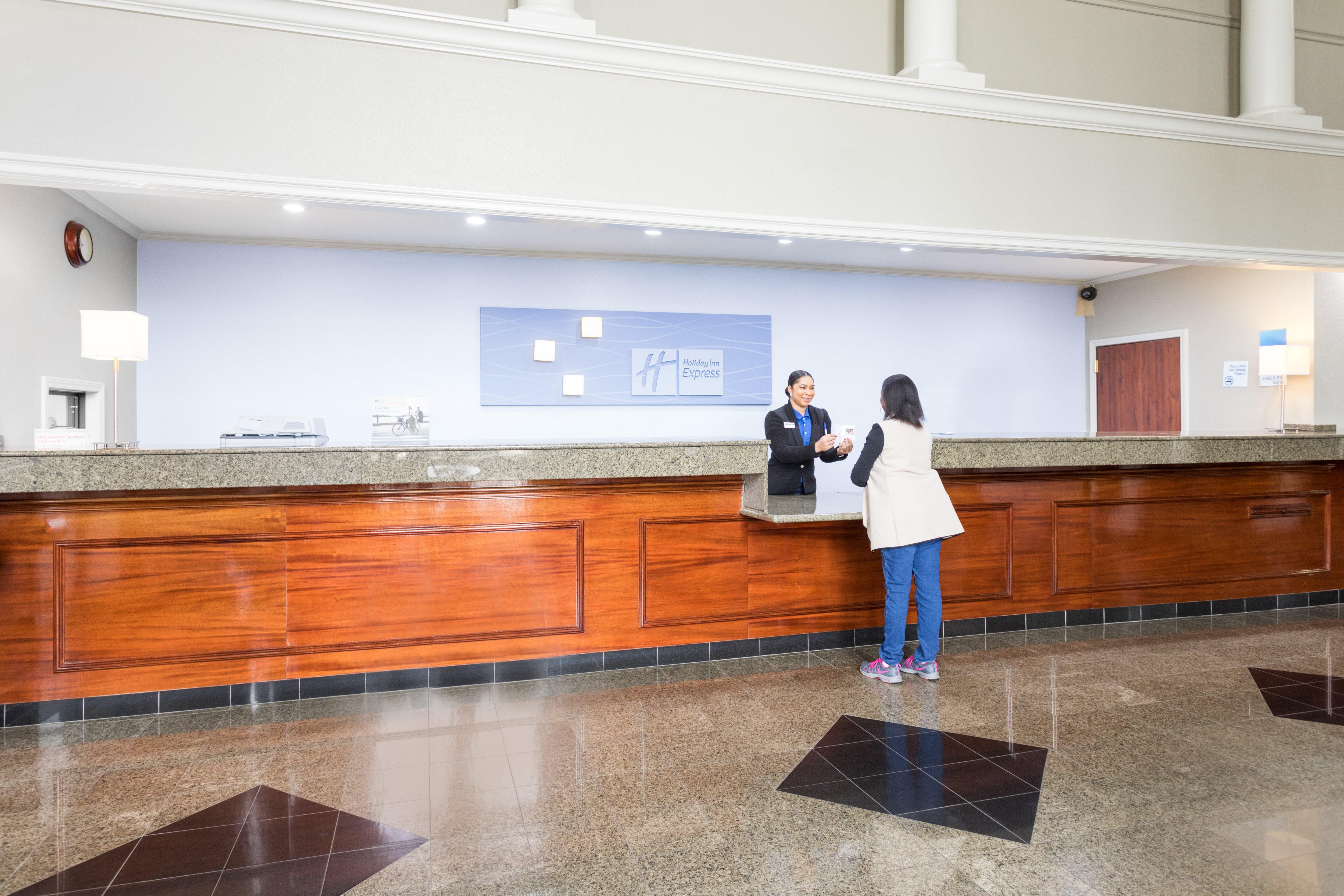 Holiday Inn Express Hotel And Suites Lake Charles By Ihg Экстерьер фото